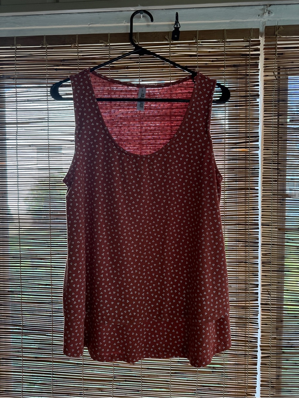 Latched mama nursing tank